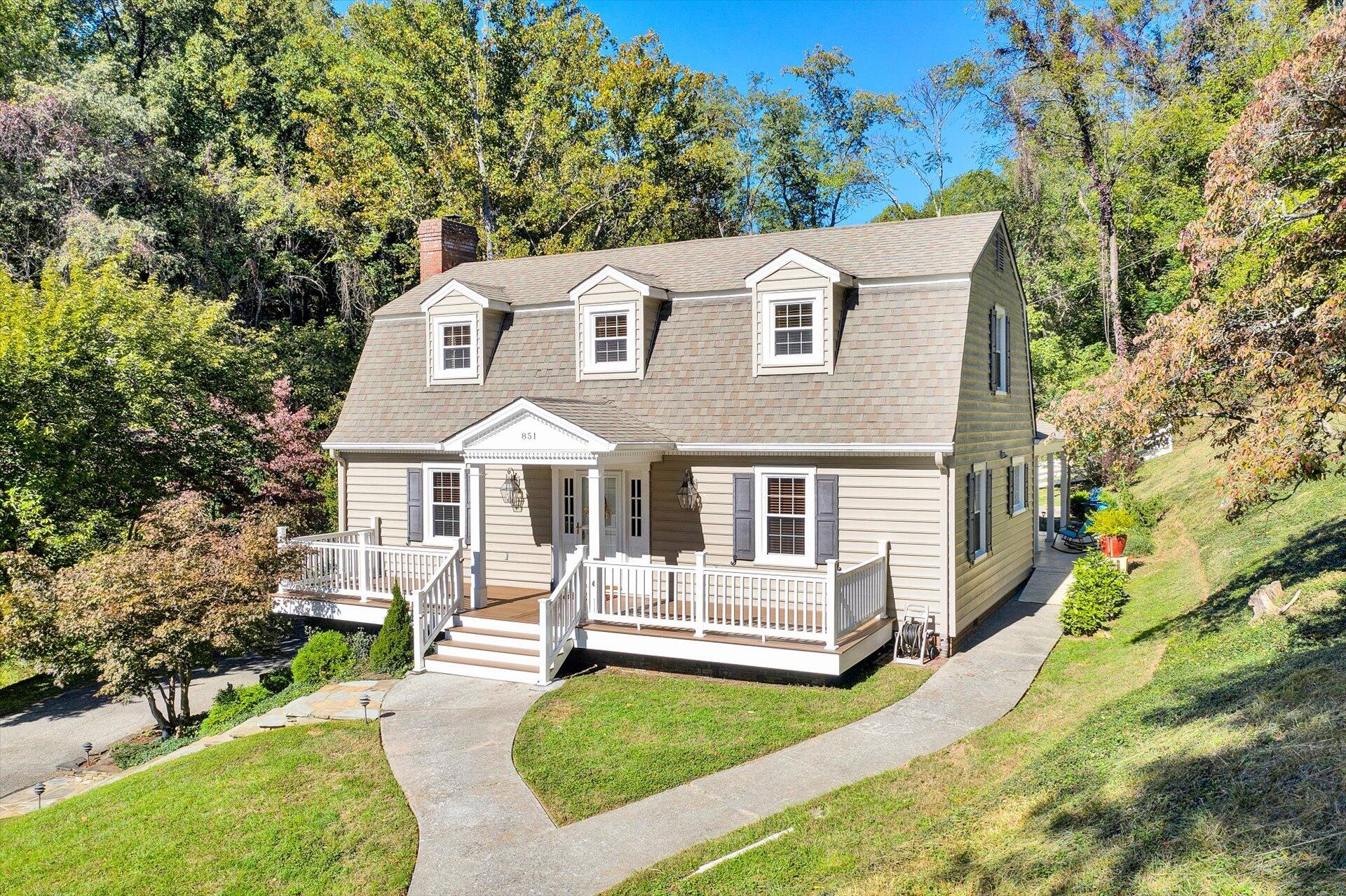 851 Honeysuckle Road Salem, VA 24153 - Photo 2 of 50 02-101820210049