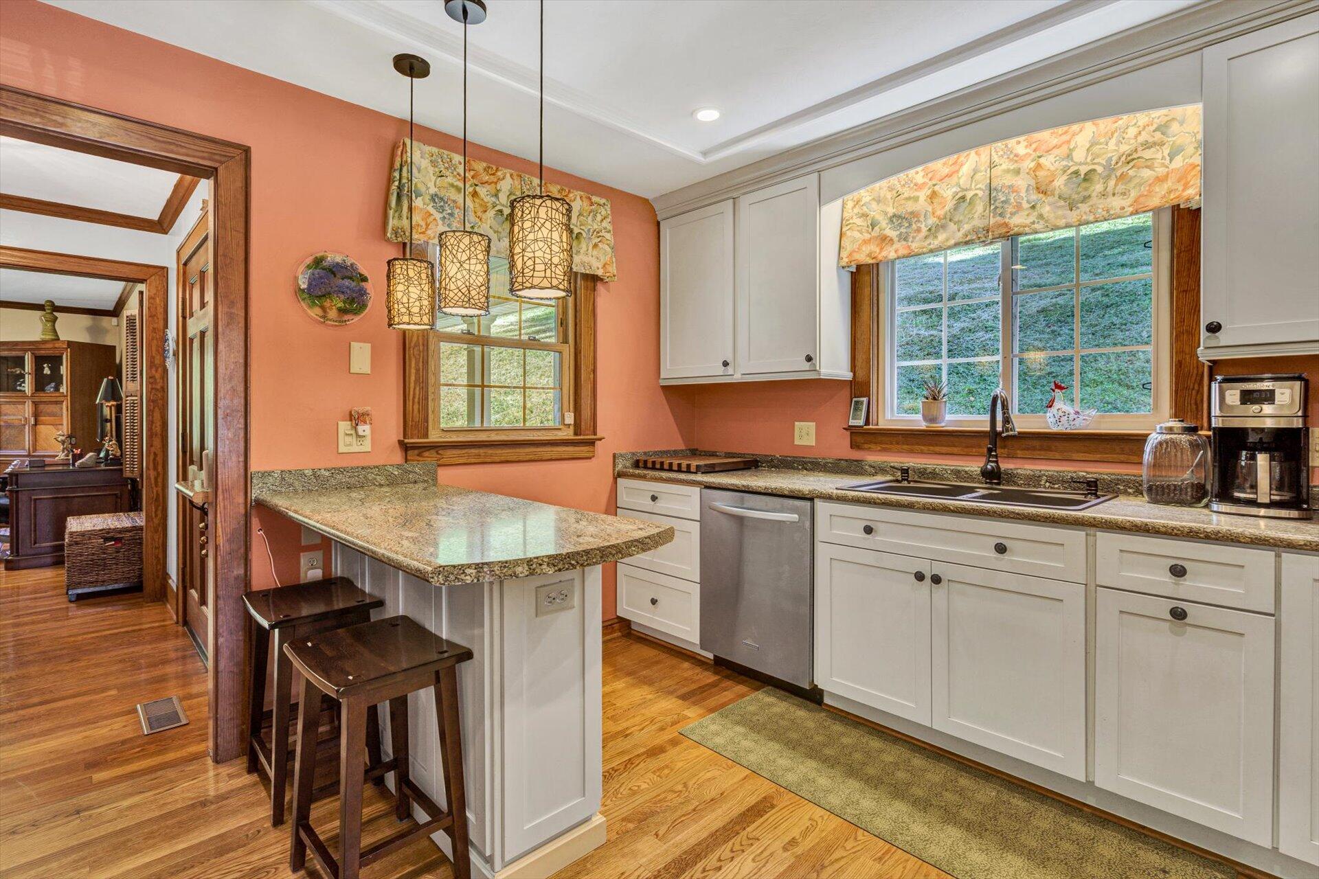 851 Honeysuckle Road Salem, VA 24153 - Photo 13 of 50 13-101820210008