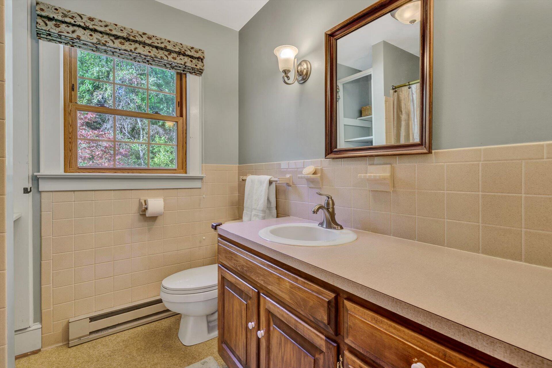 851 Honeysuckle Road Salem, VA 24153 - Photo 17 of 50 17-101820210012