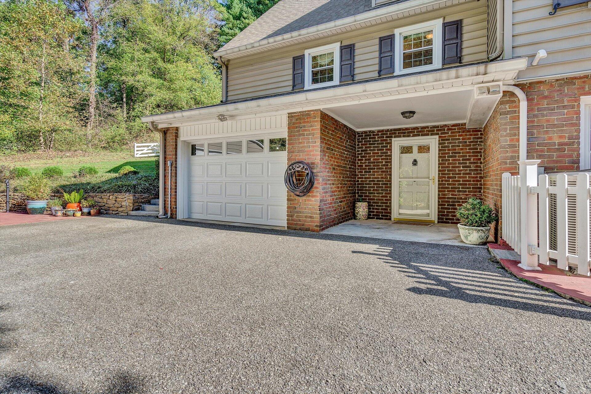 851 Honeysuckle Road Salem, VA 24153 - Photo 43 of 50 43-101820210038