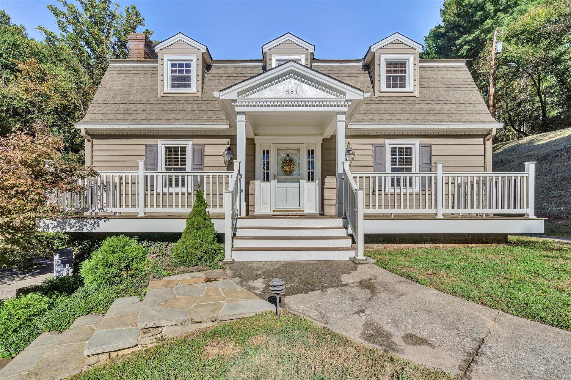 851 Honeysuckle Road Salem, VA 24153 - Photo 6 of 50 06-101820210001