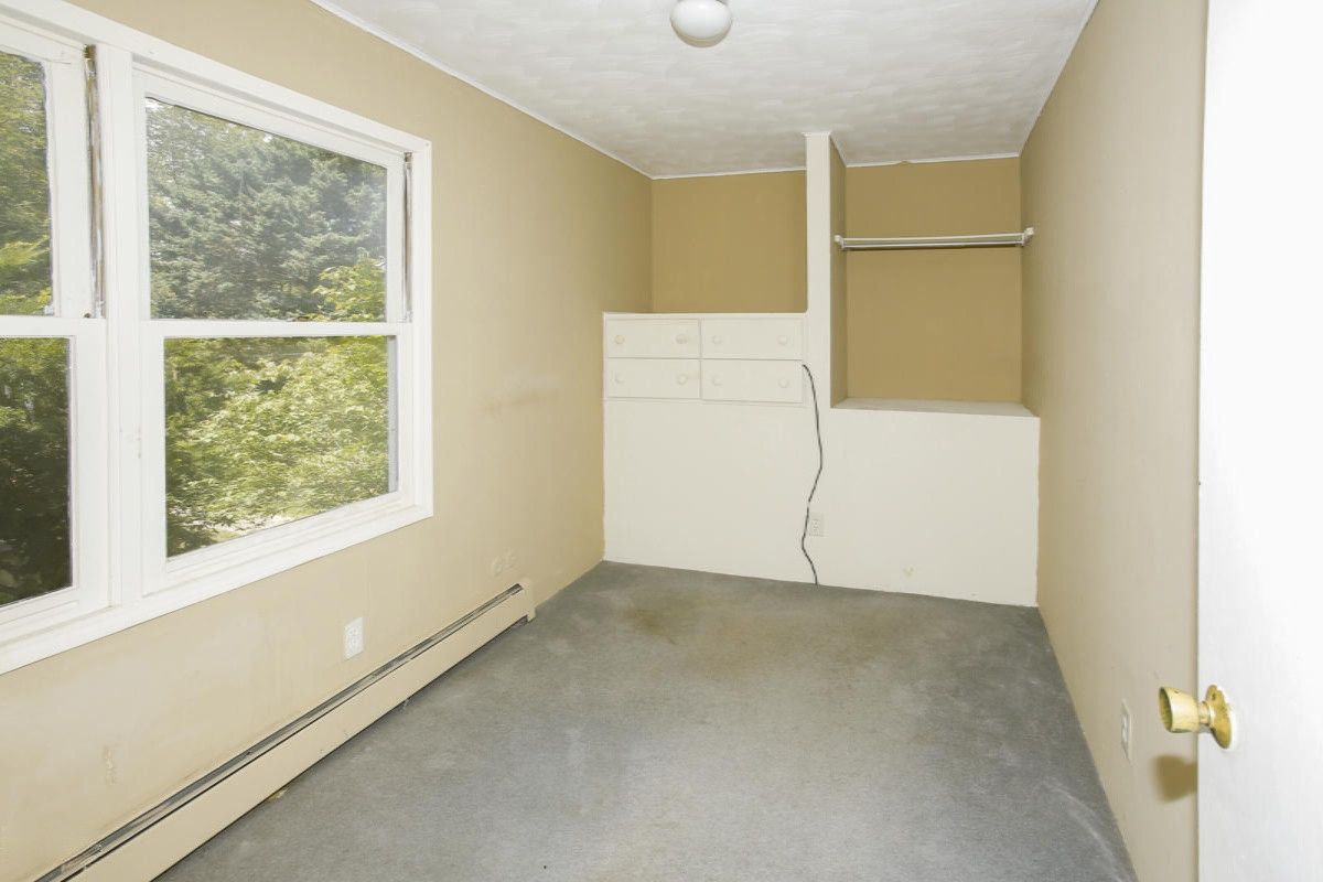1521 Northampton Road Kalamazoo, MI 49006 - Photo 12 of 29 1521 northampton rd-112