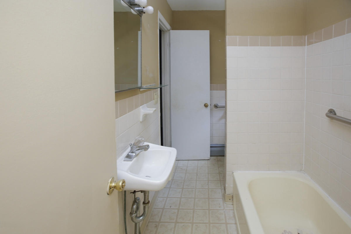 1521 Northampton Road Kalamazoo, MI 49006 - Photo 17 of 29 1521 northampton rd-117