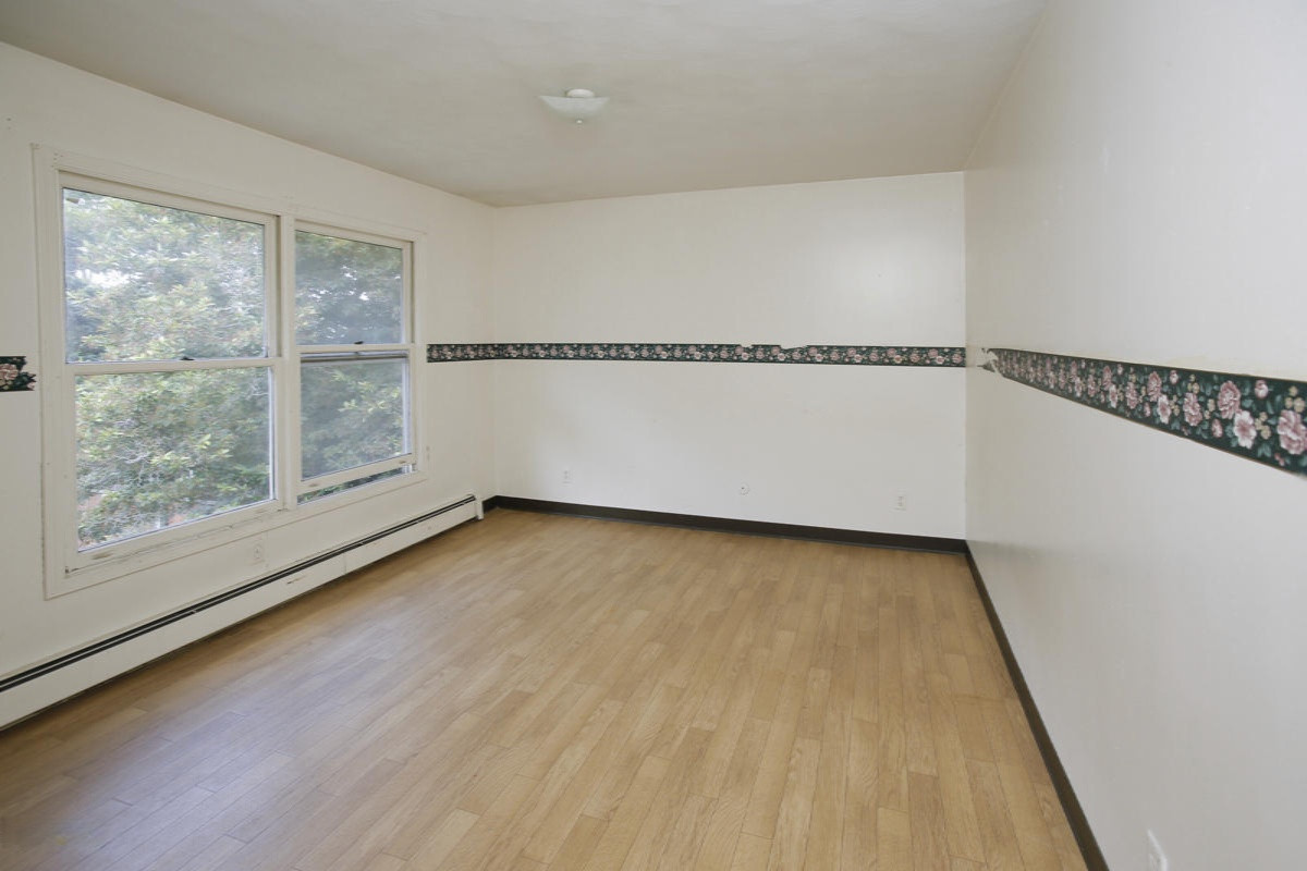 1521 Northampton Road Kalamazoo, MI 49006 - Photo 20 of 29 1521 northampton rd-120
