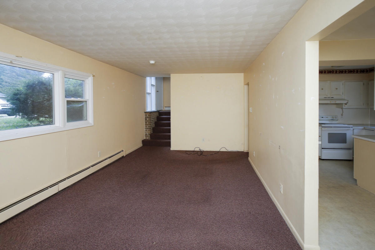 1521 Northampton Road Kalamazoo, MI 49006 - Photo 5 of 29 1521 northampton rd-105