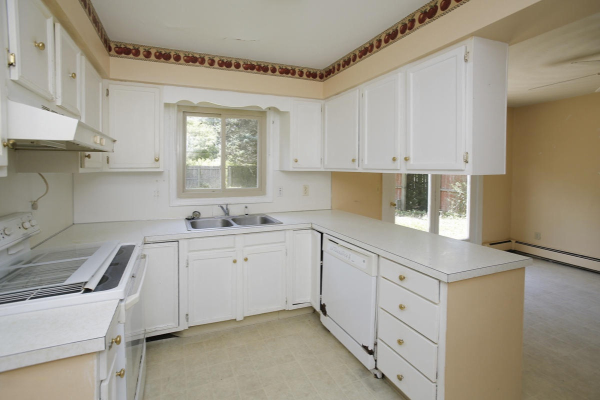 1521 Northampton Road Kalamazoo, MI 49006 - Photo 7 of 29 1521 northampton rd-107