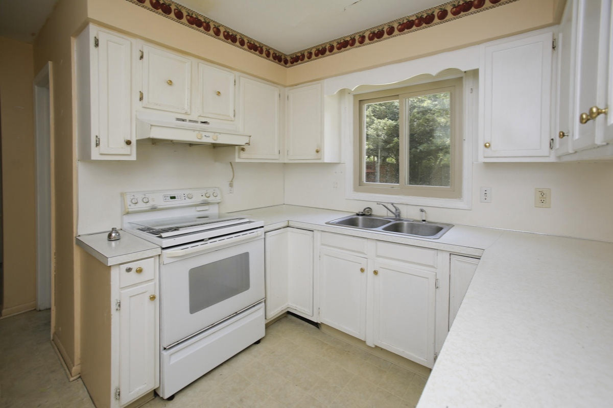 1521 Northampton Road Kalamazoo, MI 49006 - Photo 8 of 29 1521 northampton rd-108