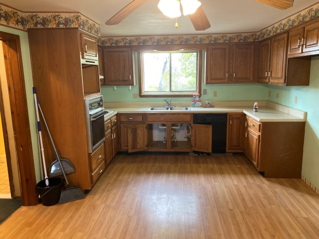 944 Kinney Road Memphis, MI 48041 - Photo 4 of 20 31399482-3.JPG