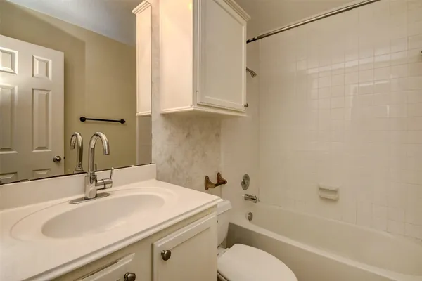 $2,250 | 635 Avery Drive, Sugar Land, TX 77479