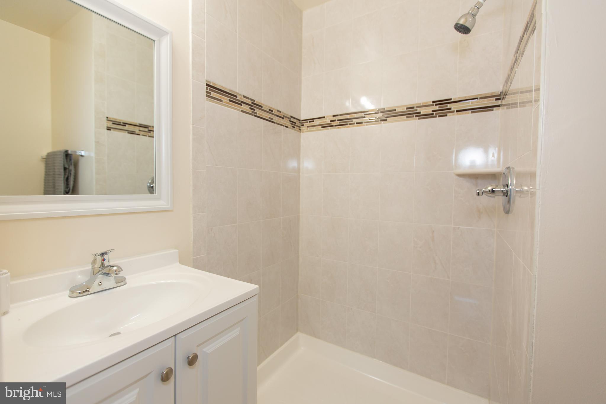 74 Timber Rock Road Gaithersburg, MD 20878 - Photo 15 of 30 Bath (Master)