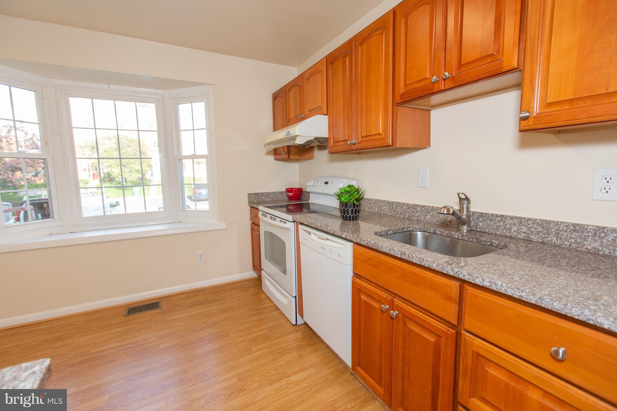 74 Timber Rock Road Gaithersburg, MD 20878 - Photo 3 of 30 Kitchen