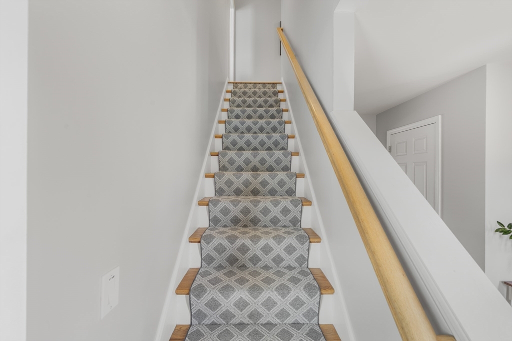 106 Colonial Road Marshfield, MA 02050 - Photo 7 of 16