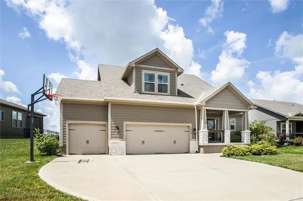 $495,000 | 1612 March Lane, Raymore, MO 64083