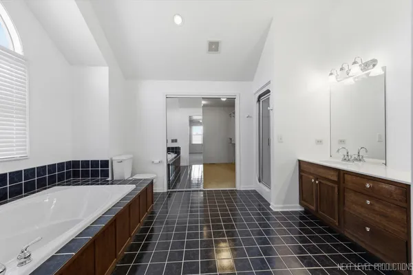 $759,900 | 2N879 Howard Road, Maple Park, IL 60151