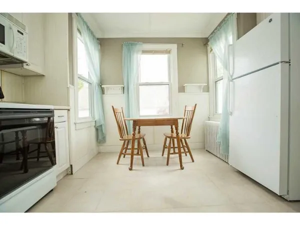 $3,300 | 15 Webster Street, Unit 2, Newport, RI 02840