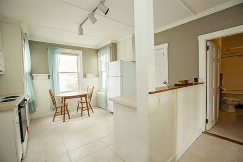 15 Webster Street, Unit 2 Newport, RI 02840 - Photo 8 of 10