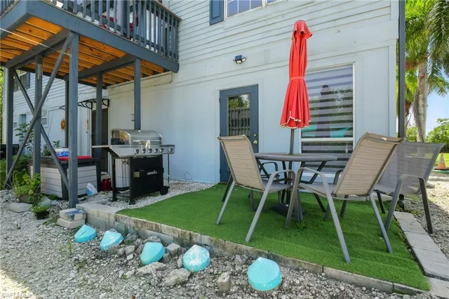 $1,500 | 936 Panther Creek Lane, Unit 1, Everglades City, FL 34139