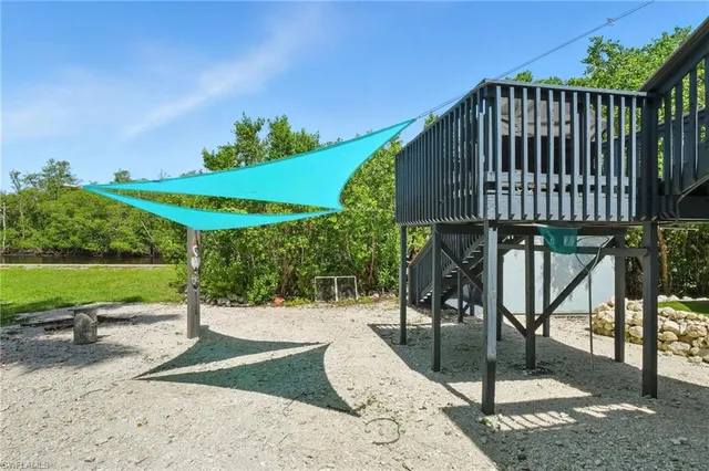 $1,500 | 936 Panther Creek Lane, Unit 1, Everglades City, FL 34139