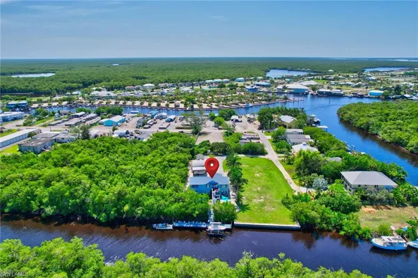 $1,500 | 936 Panther Creek Lane, Unit 1, Everglades City, FL 34139