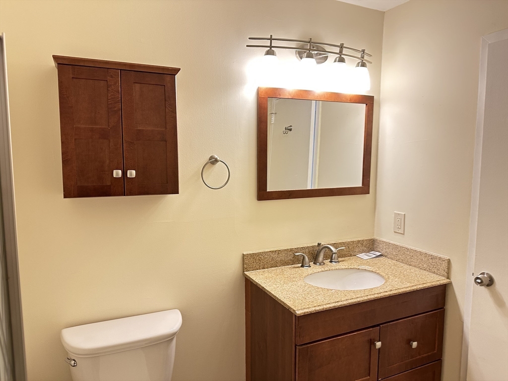 1006 Paradise Road, Unit PHN Swampscott, MA 01907 - Photo 24 of 35