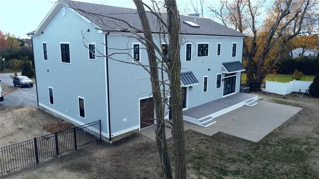 $2,795,000 | 980 Green End Avenue, Middletown, RI 02842