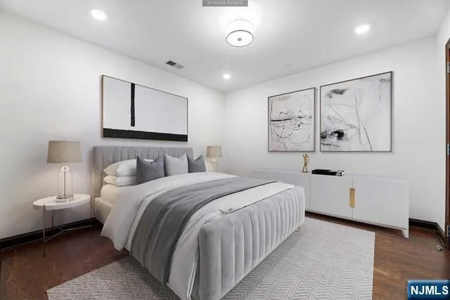 $5,700 | 9 Somerset Lane, Unit 206, Edgewater, NJ 07020