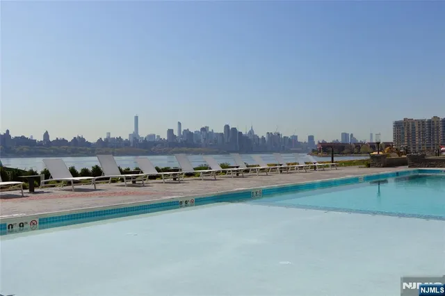 $5,700 | 9 Somerset Lane, Unit 206, Edgewater, NJ 07020