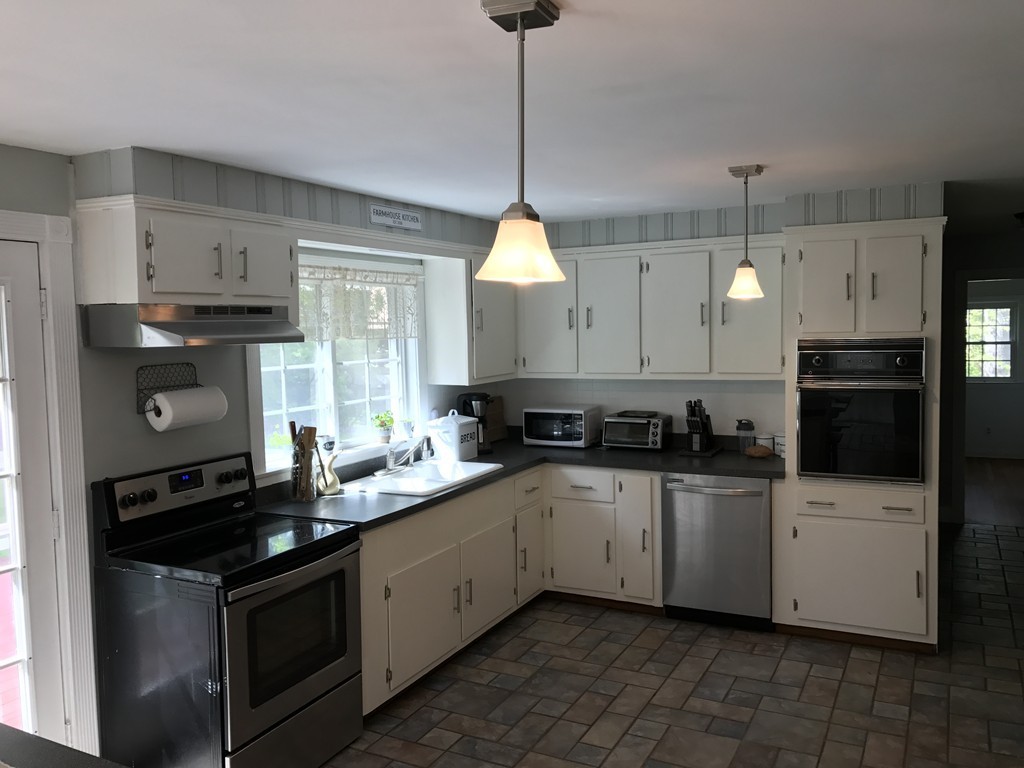 101 Clark Road Sturbridge, MA 01518 - Photo 5 of 29