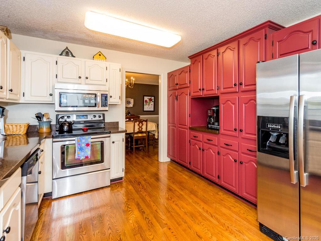 161 Weston Road Arden, NC 28704 - Photo 9 of 36 Gallery Image 9