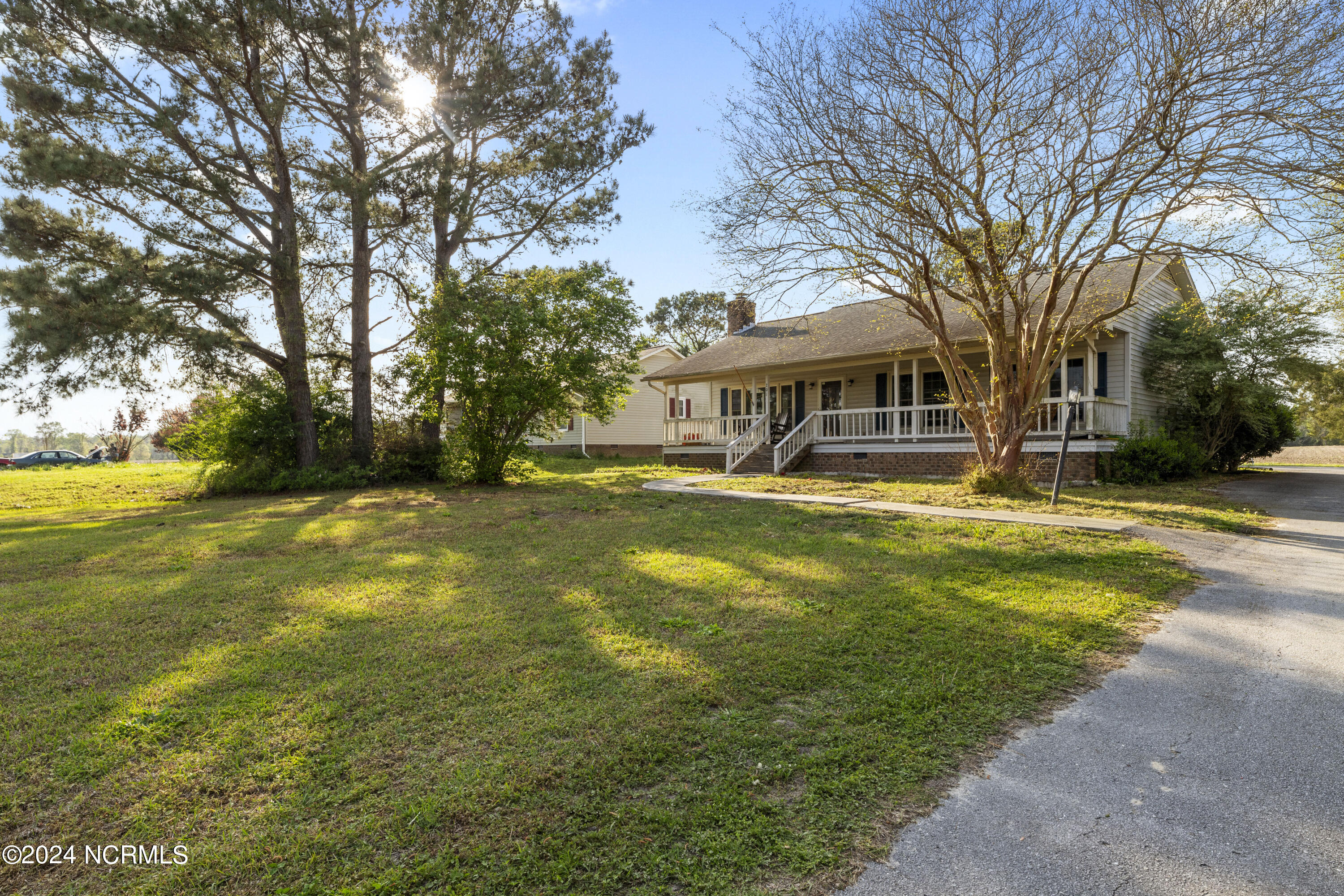 201 Comfort Road Richlands, NC 28574 - Photo 2 of 22 003