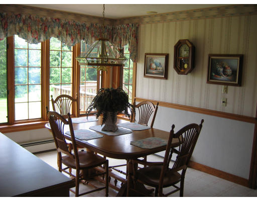37 Douglas Road Sutton, MA 01590 - Photo 15 of 29