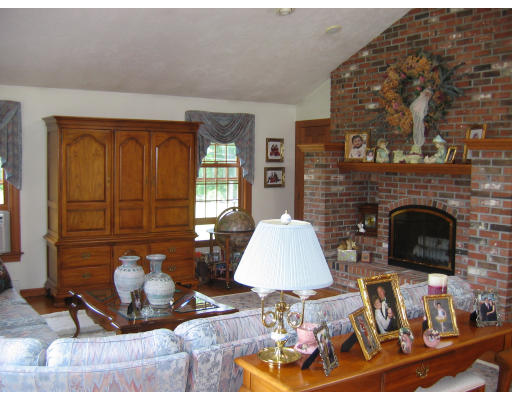37 Douglas Road Sutton, MA 01590 - Photo 21 of 29