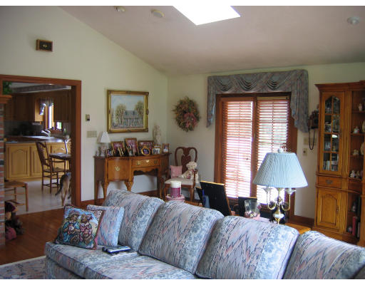37 Douglas Road Sutton, MA 01590 - Photo 23 of 29