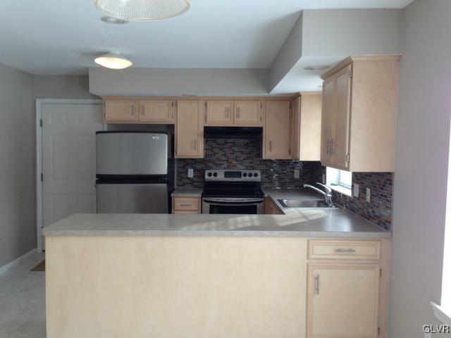 929 Renaldi Road Wind Gap, PA 18091 - Photo 5 of 8