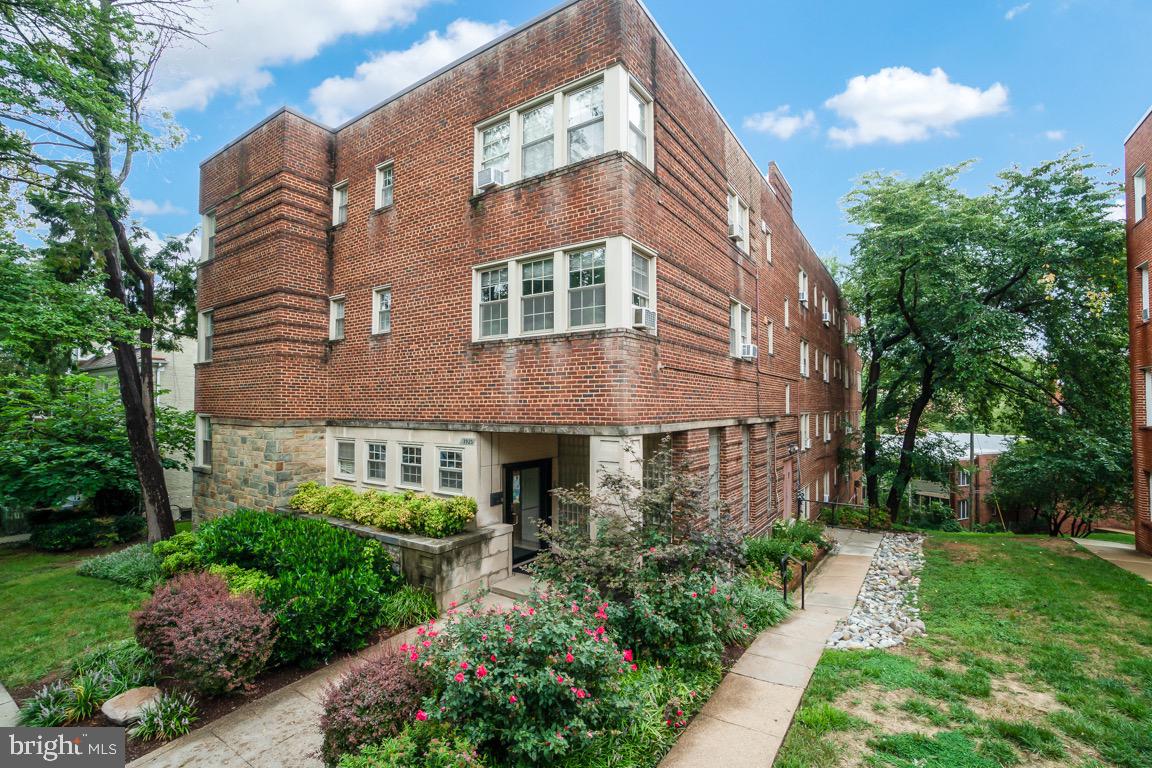 3925 Davis Place Northwest, Unit B3 Washington, DC 20007 - Photo 1 of 19