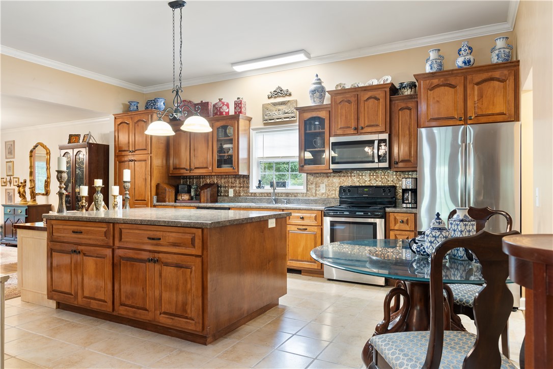 135 Crowes Drive Walhalla, SC 29691 - Photo 11 of 49 Kitchen