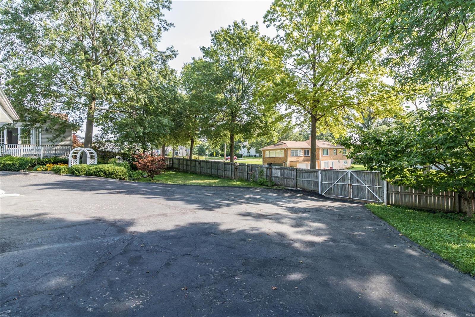 3002 Yaeger Road St. Louis, MO 63129 - Photo 33 of 46 Gallery Image 33