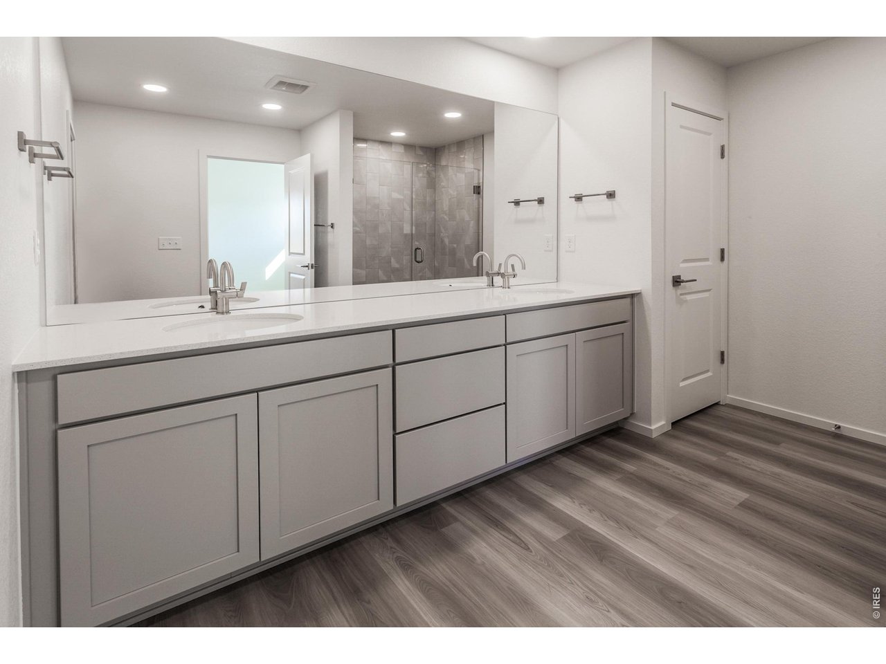 6079 Red Barn Road Timnath, CO 80547 - Photo 29 of 44 Master bathroom