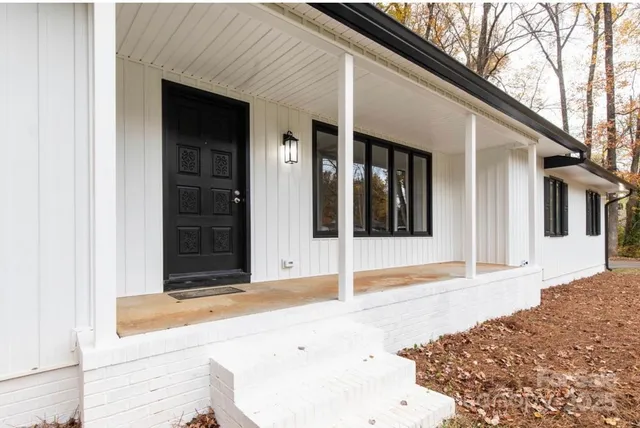 a view of a entryway of house