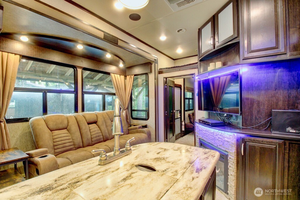 10 Riverside Drive Deming, WA 98244 - Photo 16 of 39