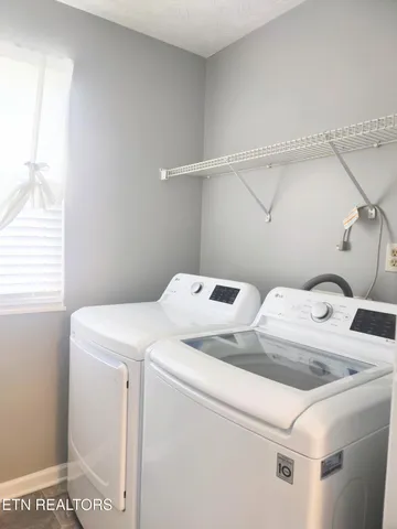 $390,000 | 5516 West Emory Road, Powell, TN 37849