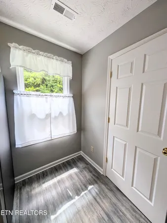 $385,000 | 5516 West Emory Road, Powell, TN 37849