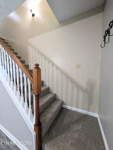 $390,000 | 5516 West Emory Road, Powell, TN 37849