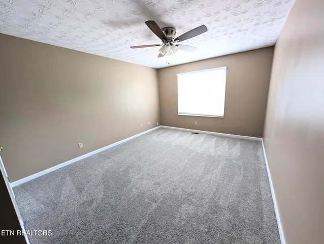 $390,000 | 5516 West Emory Road, Powell, TN 37849