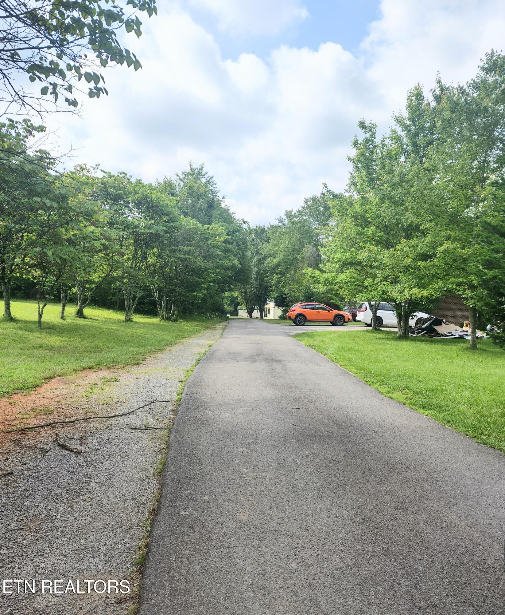 5516 West Emory Road Powell, TN 37849 - Photo 4 of 33 IMG_20250515_100027908_HDR~3