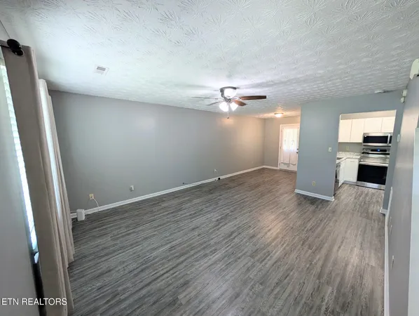 $385,000 | 5516 West Emory Road, Powell, TN 37849