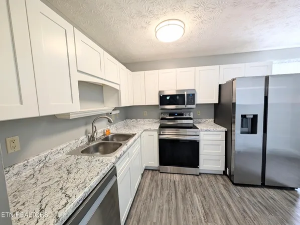 $385,000 | 5516 West Emory Road, Powell, TN 37849