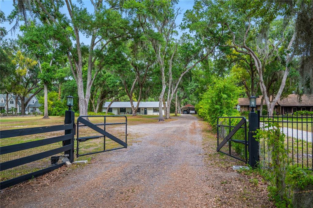 4314 Strauss Road Plant City, FL 33565 - Photo 1 of 67 Gallery Image 1