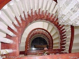 6587 Cornerstone Lane Rochester, MI 48306 - Photo 15 of 20 Custom Spiral Staircase