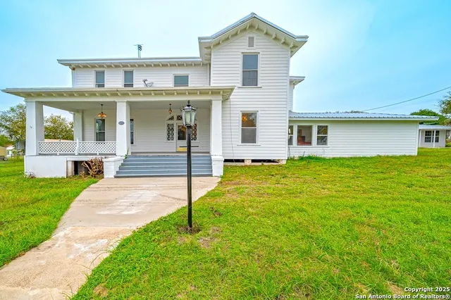 $319,000 | 519 Farm To Market 623, Pettus, TX 78146